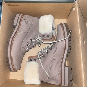 Womens size 9 Timberland Boots